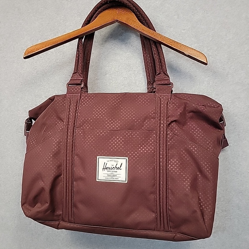 Herschel Supply Company Strand Duffle Sprout Diaper Bag Dot Burgundy +Change Pad
